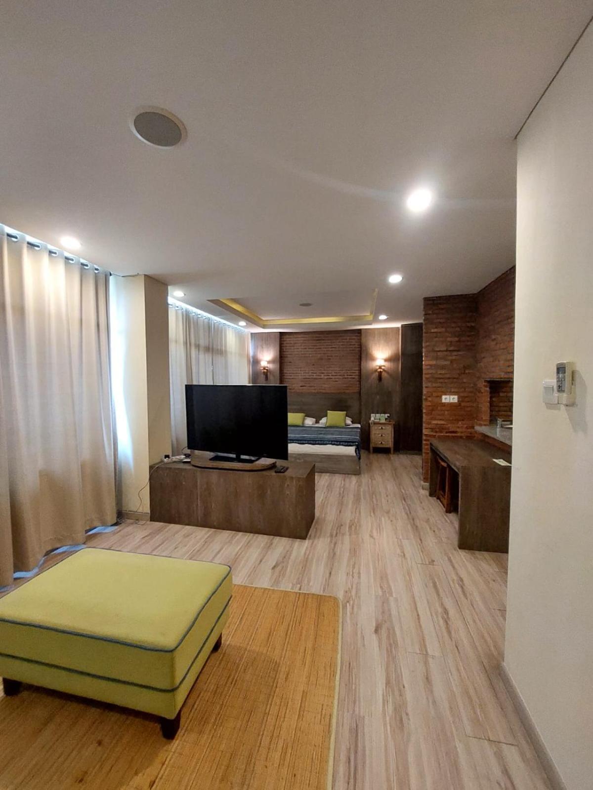 Apartemen Senayan Giacarta Esterno foto